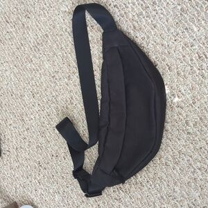 Everlane The Renew Transit Fanny Pack